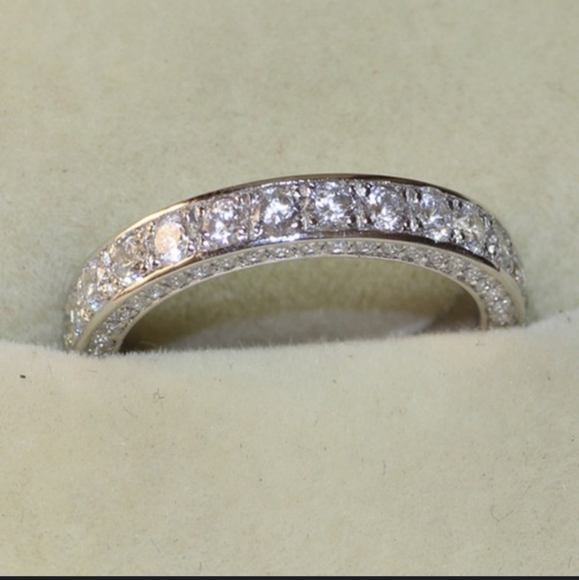 NEW Luxury 18k White Gold Diamond Wedding Band - Picture 2 of 9